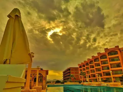 Wholly Trinity Arena Resort Gold Sky